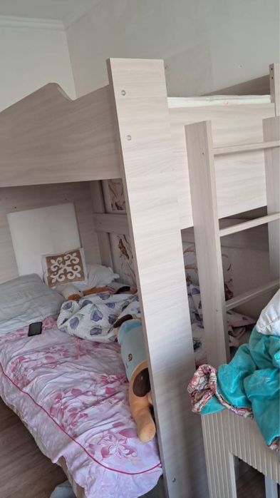 продам кровать двухярусную