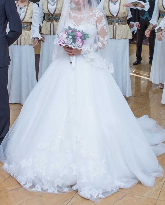 Свадебное платье