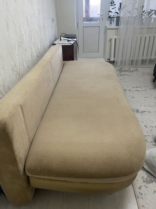 Диван тахта 1,6 на 2.0 метра с ящиками для белья