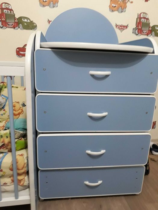 Детско креватче със скрин