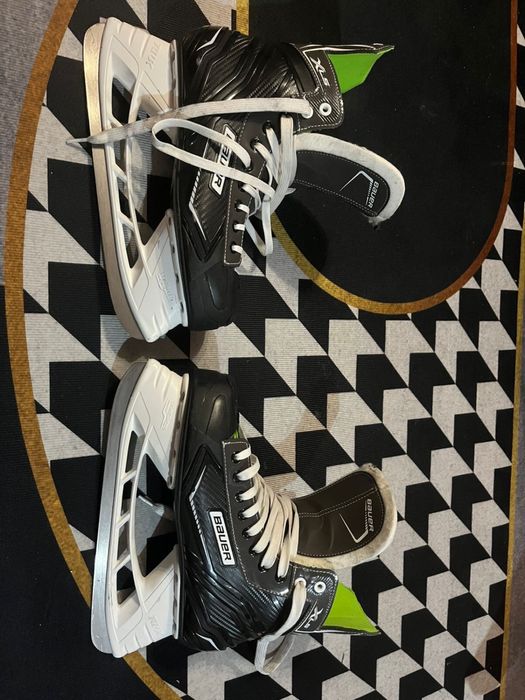 Продам хоккейные коньки