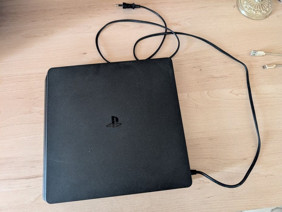 Playstation 4 slim 500 gigabyte; 2016 год