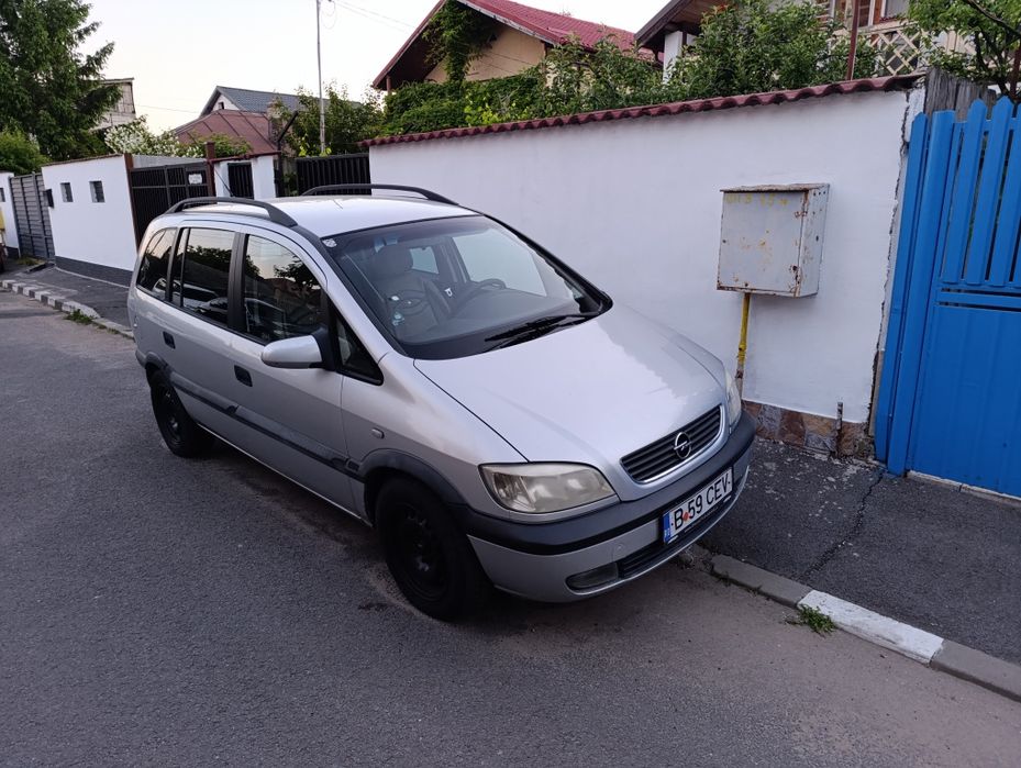 Vând Opel Zafira