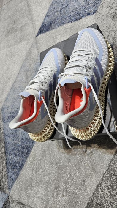 Vând Adidas 4DFWD