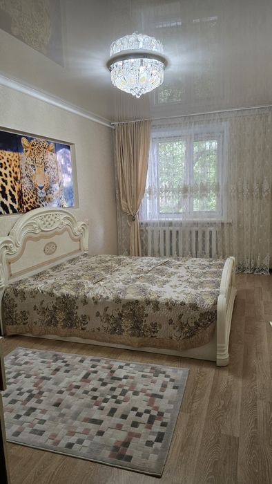 Сдам  4-х комнатную квартиру.