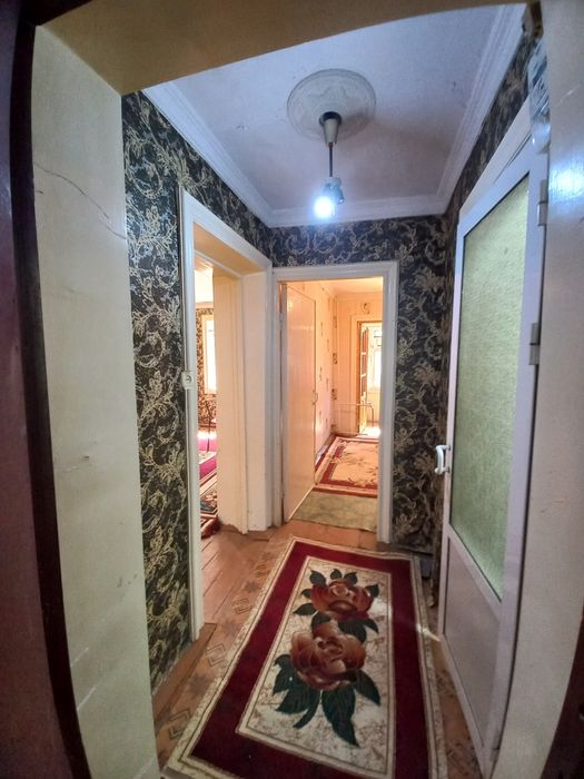 Арендага 1 хона 2 этаж Азиз бозорга якин.Агентство