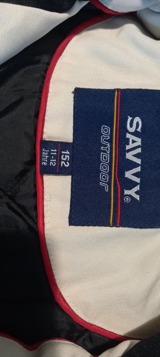 Предлагам марково спортно яке