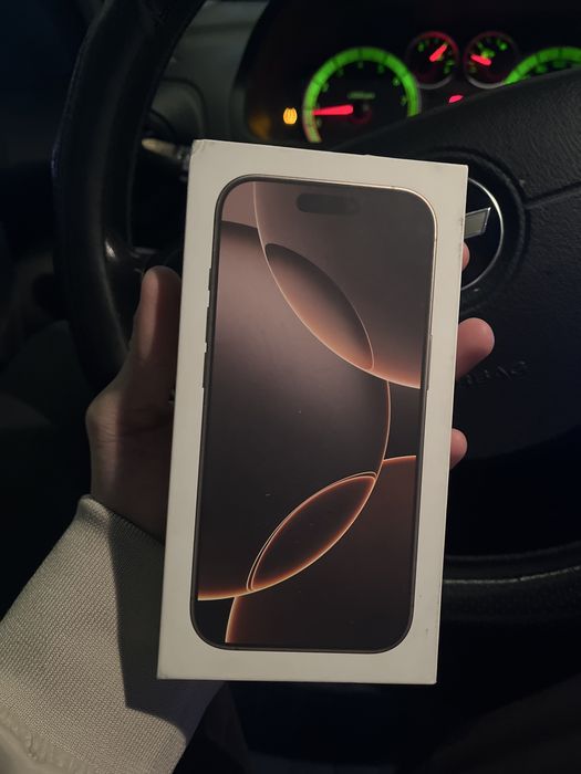 Продаю iphone 16 pro