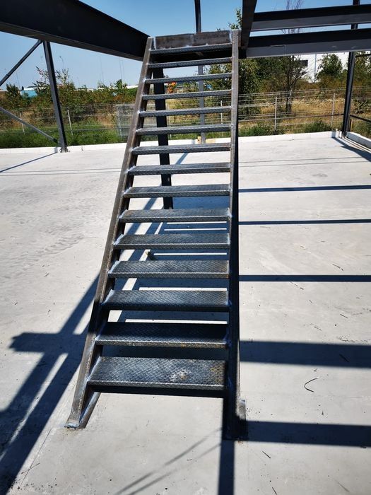 Confectii Metalice Hale