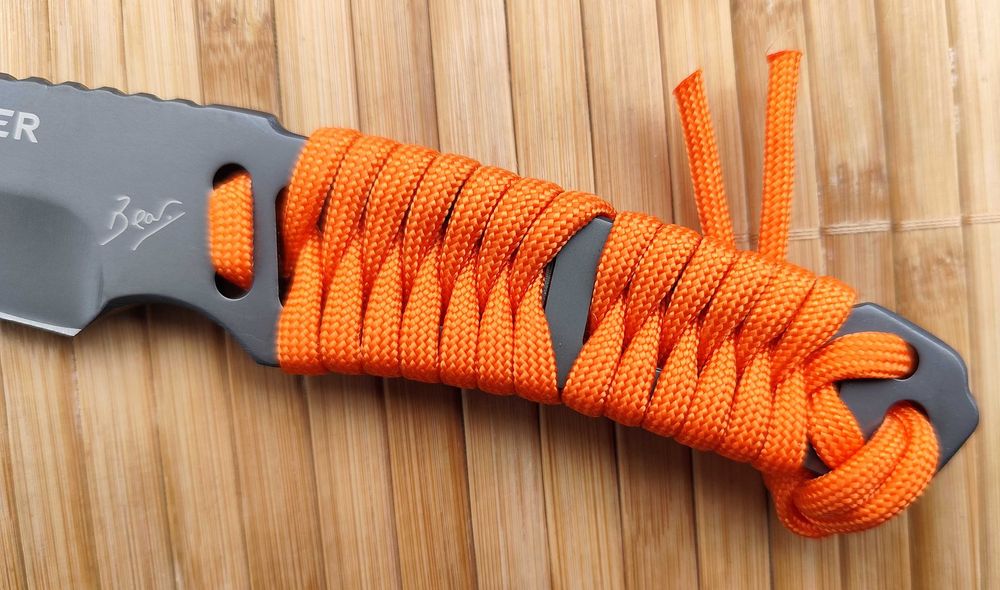 Туристически нож Paracord