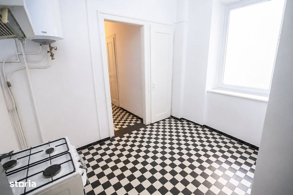 Apartament cu 3 camere la etajul 1, 73mp, langa Palatul Prefecturii
