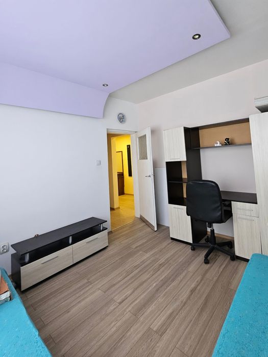 Дава се под наем Тристаен апартамент в Пловдив, Изгрев - 80 кв.м за 359.04 € - Снимка #1