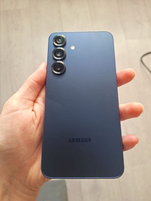 Продам Samsung S25 12/256
