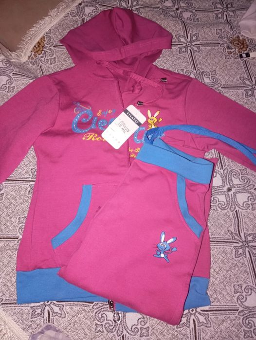 Продам спортивный костюм