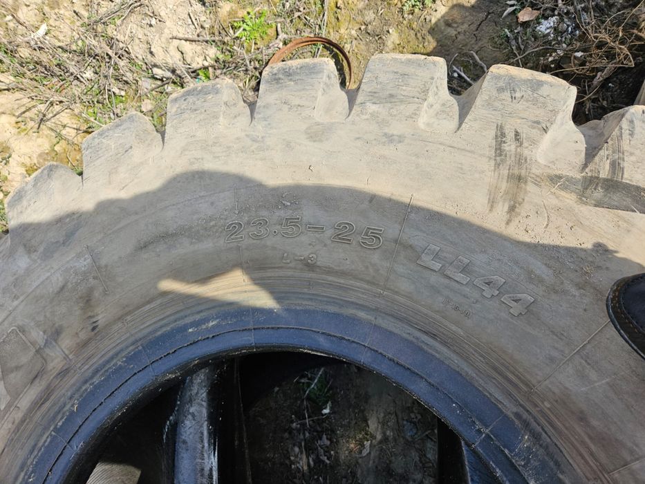 Погрузчик шины 23,5-25