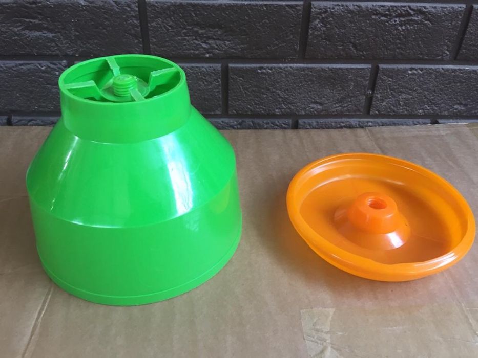 Бункерные кормушки 2 кг