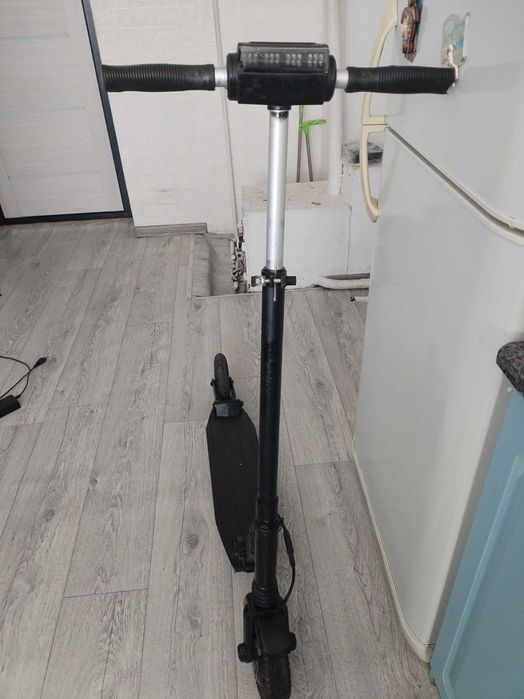 Продам электросамокат