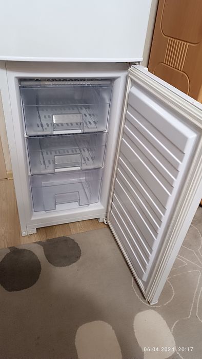 Продам холодильник Б/У в отличном состоянии.