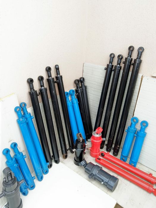 Cilindru hidraulic incarcator frontal,cupa baloti,directie