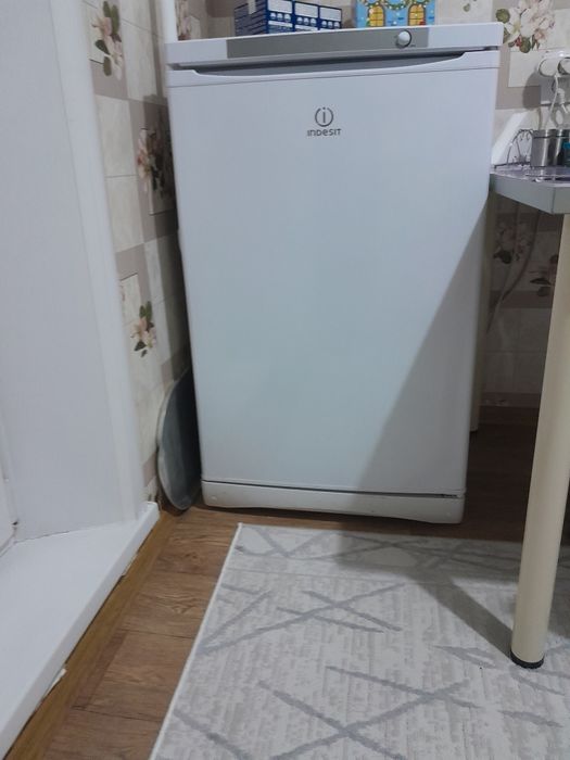 Холодильник + морозильник в отличном состоянии