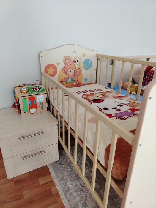 Продам детскую кроватку