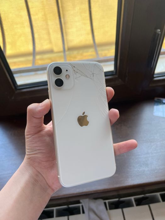 IPhone 11 , infinix smart 7 , Novey nokia