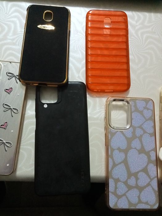 Чехлы бепул отдам даром кому надо