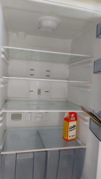 Холодильник отдам даром