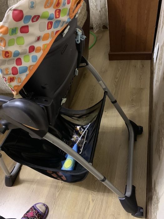 Продам детский стульчик Chicco