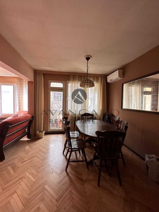 Продава се Четиристаен апартамент в Пловдив, Център - 140 кв.м за 1750 €/кв.м - Снимка #2