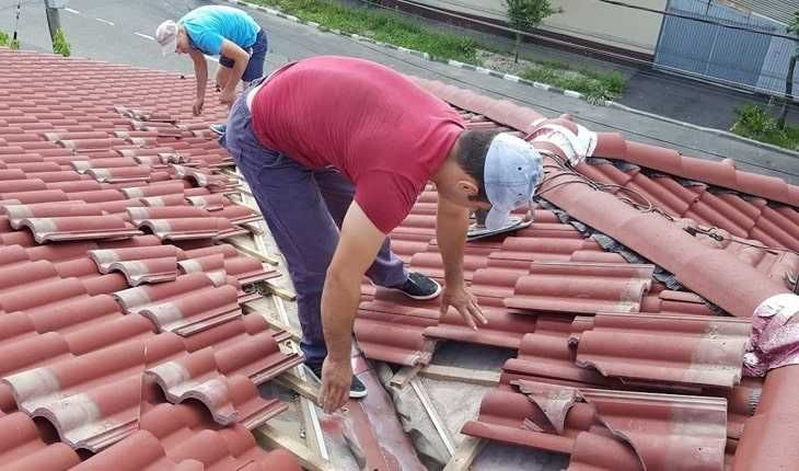 Reparatii si montaj acoperisuri, dulgheri, confectii tigla metalica