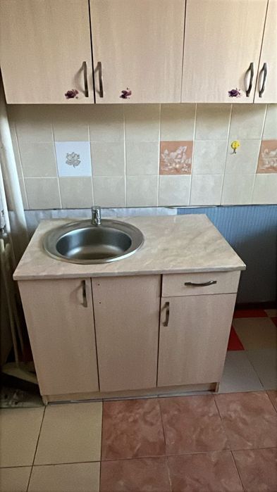 Продам ванну, газ плиту
