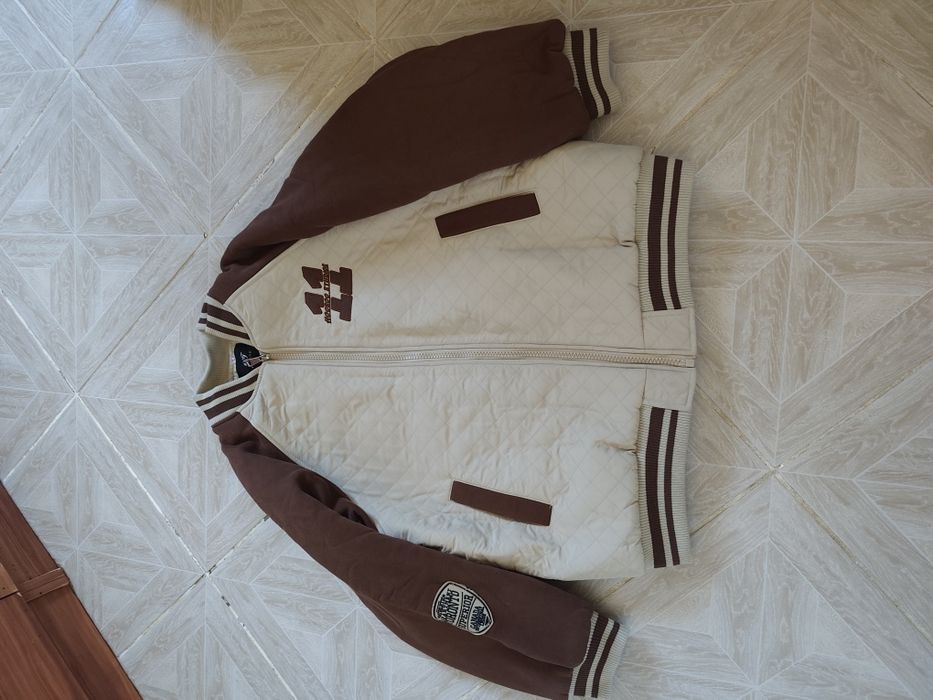 Продам куртку новую