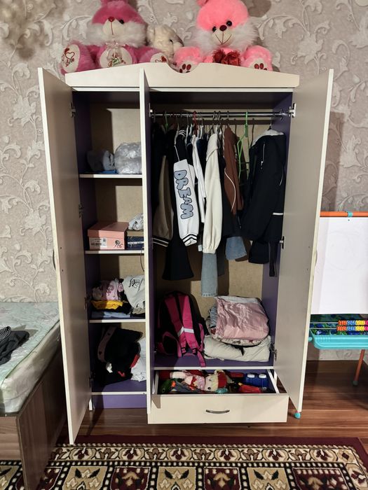 Продам Детский гарнитур в комплекте