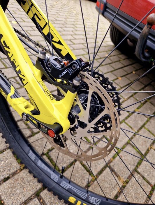 YT Capra Cf Pro 2017