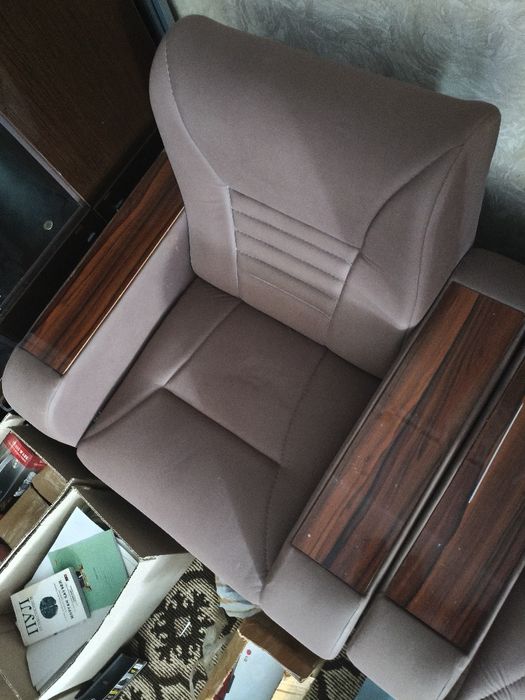 Zal uchun komplekt divan