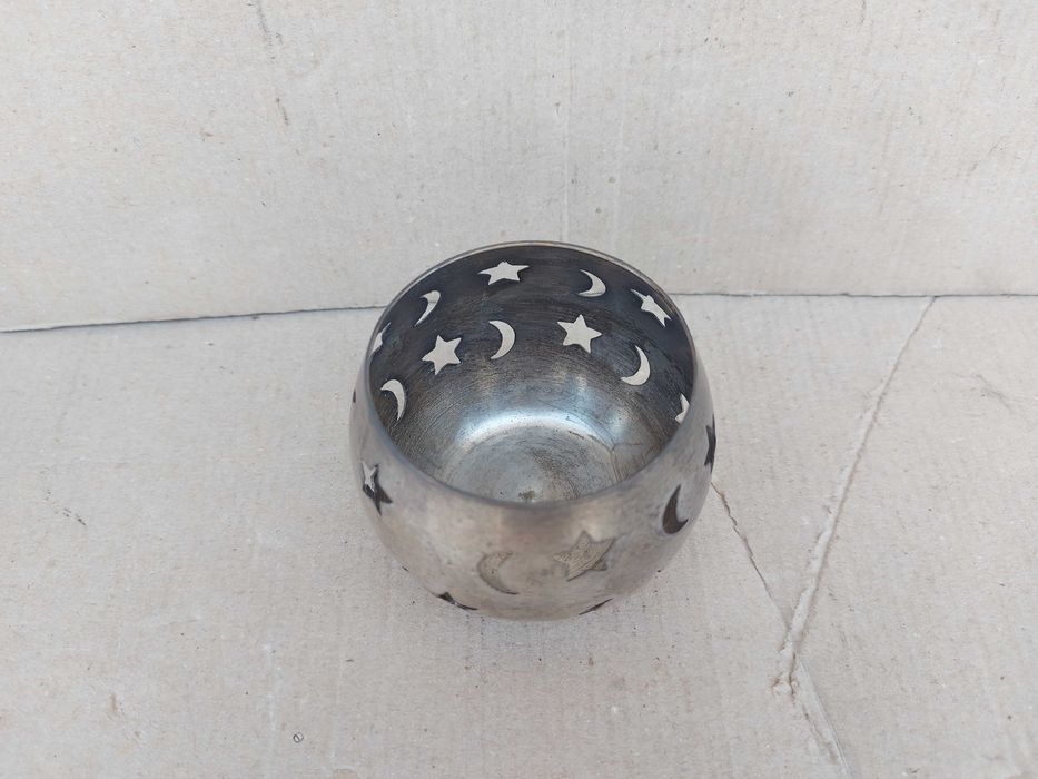 Малка метална ваза с полумесеци и звезди