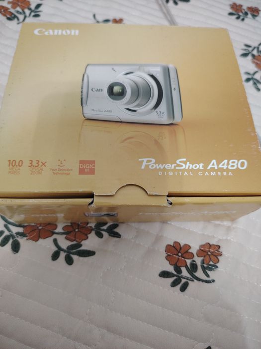 Фотоаппарат Canon на 2 батарейках