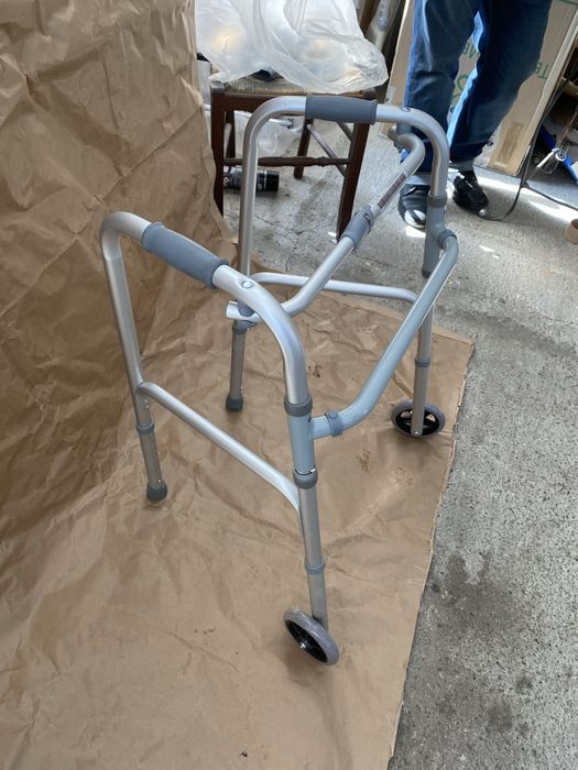 Cadru pliabil cu roti