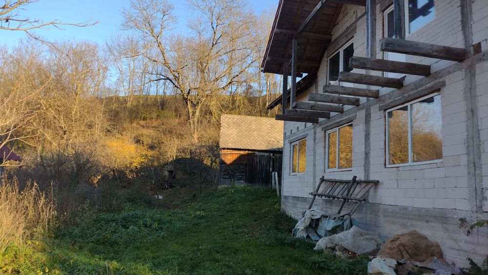 Casă la roșu în Nadășu