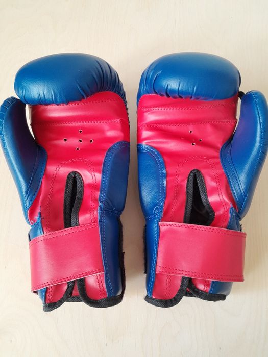 Боксёрские перчатки