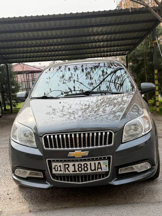 Нексия 3 сотилади