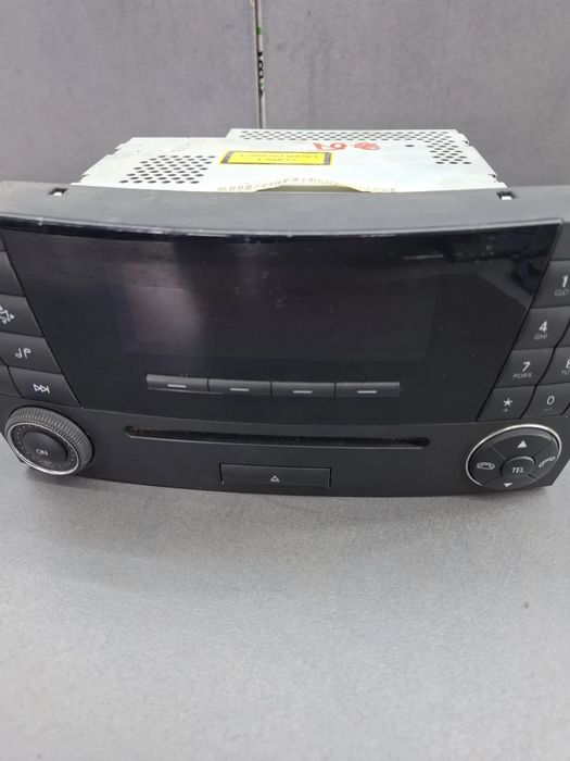 Radio CD A 211 870 12 89 Mercedes-Benz E-Class 2005