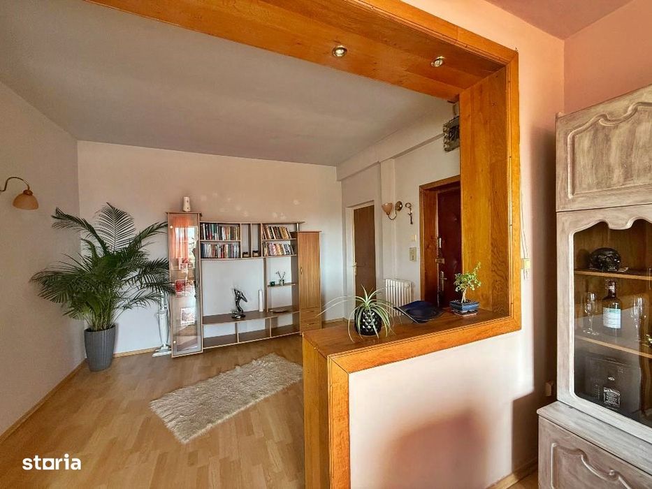 De vanzare Apartament 4 camere, zona Cetate - Scoala nr 7.