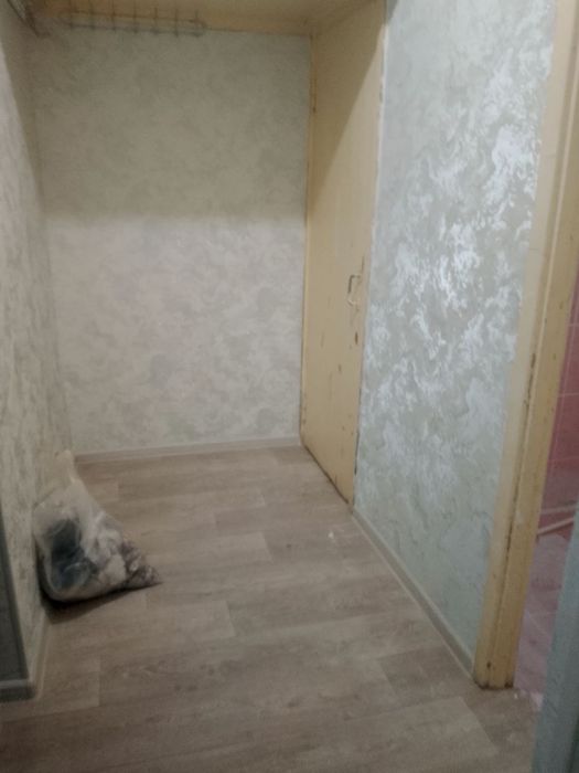 Чиланзар 20. Продажа. 1 комнатная. Срочно. 1.5 х 6