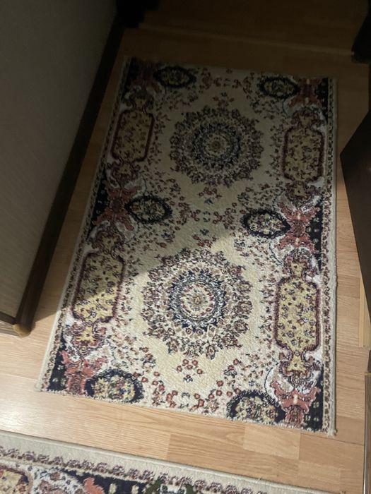 дорожки продается. подходит на коридор, спальню или на балкон
