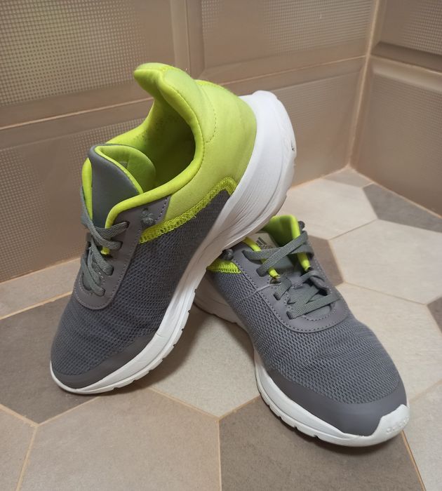 Adidași adidas marimea 37,5
