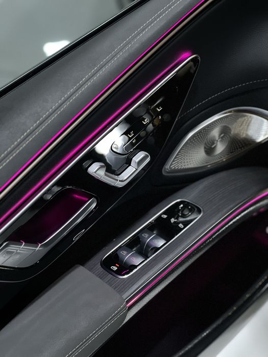 Mercedes Benz EQS450+