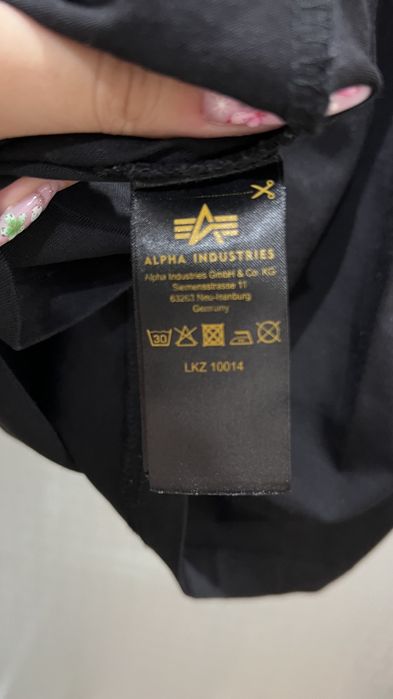 Tricou dama negru cu imprimeu auriu