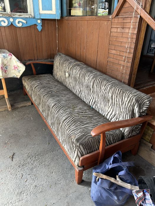 Срочно продам диван, раритет